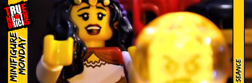 Séance (Minifigure Monday)